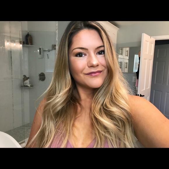 Meet your Posher, Breeanna - Picture 1 of 1